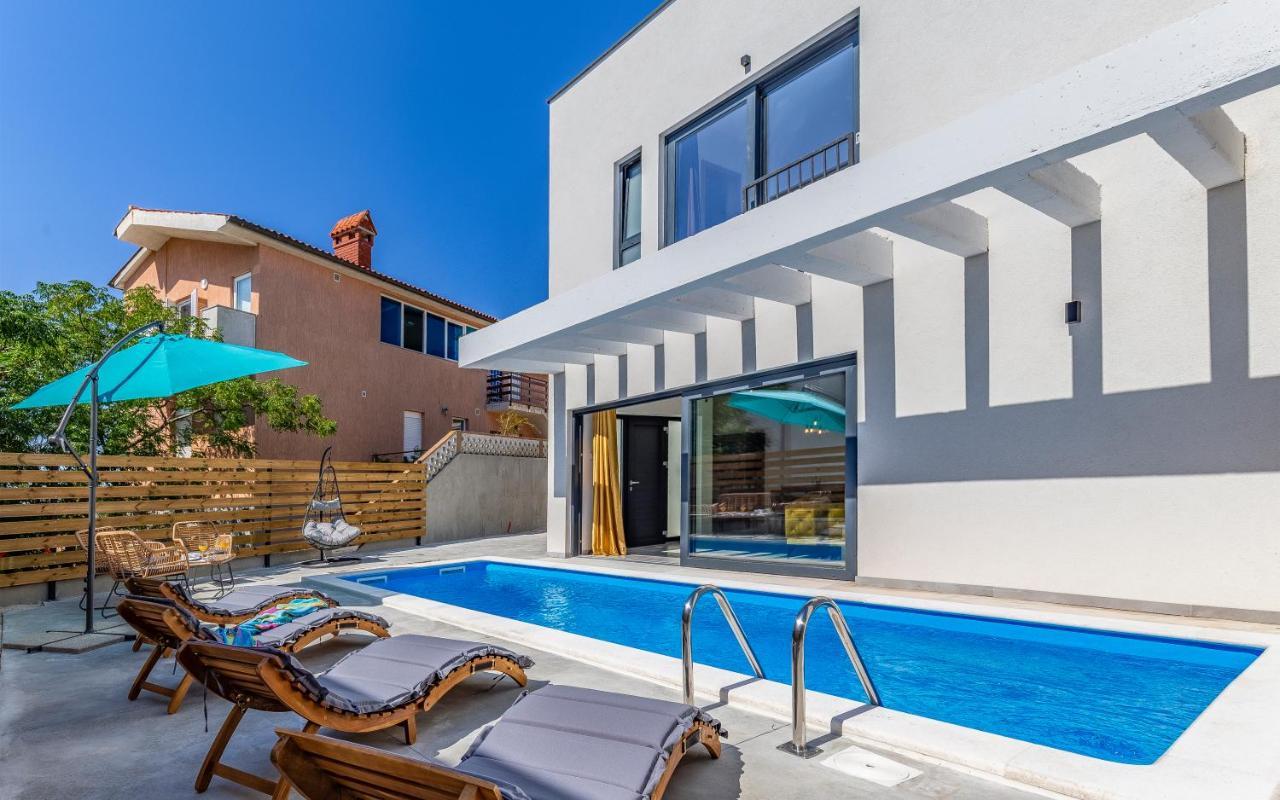 Villa Rougemarin - Marin With Private Pool Медулин Екстериор снимка