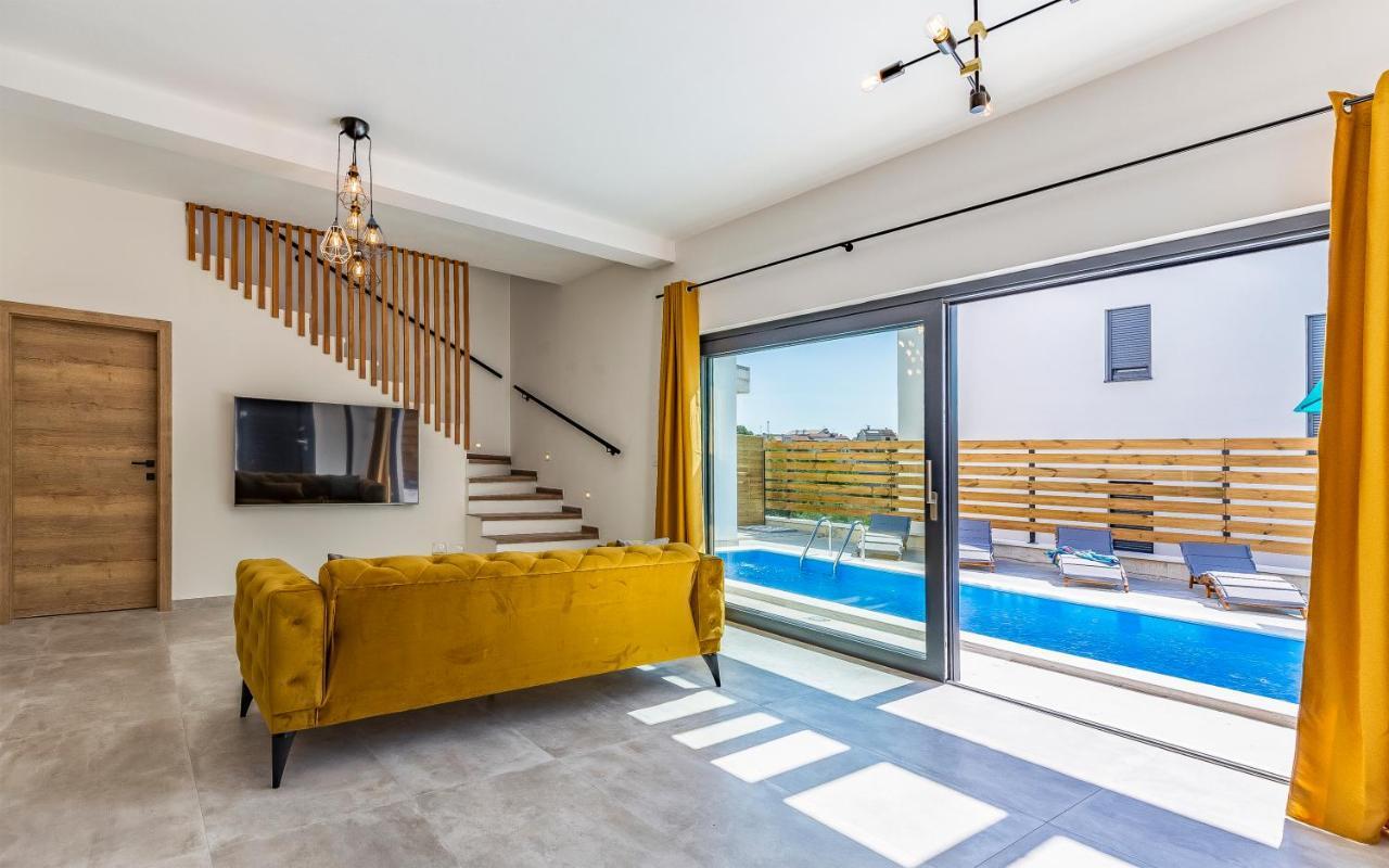 Villa Rougemarin - Marin With Private Pool Медулин Екстериор снимка