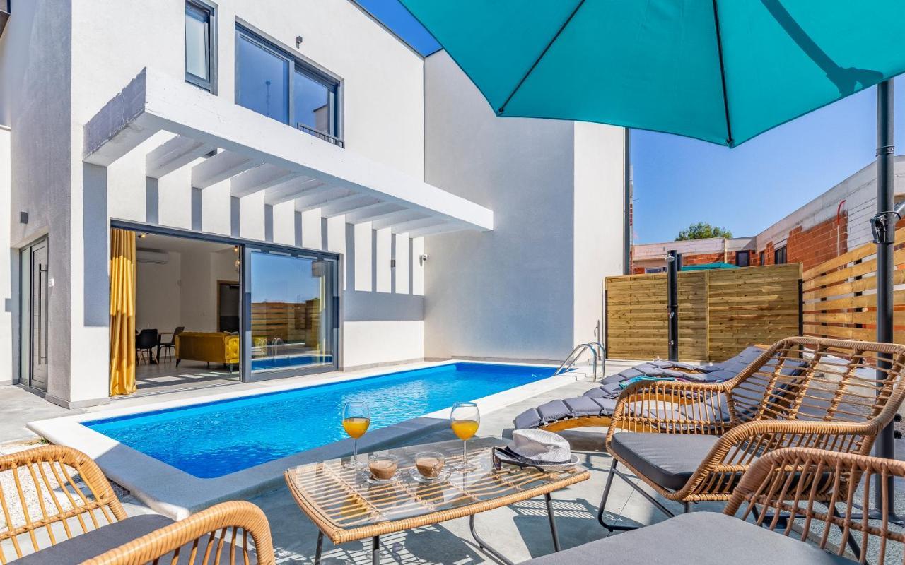 Villa Rougemarin - Marin With Private Pool Медулин Екстериор снимка