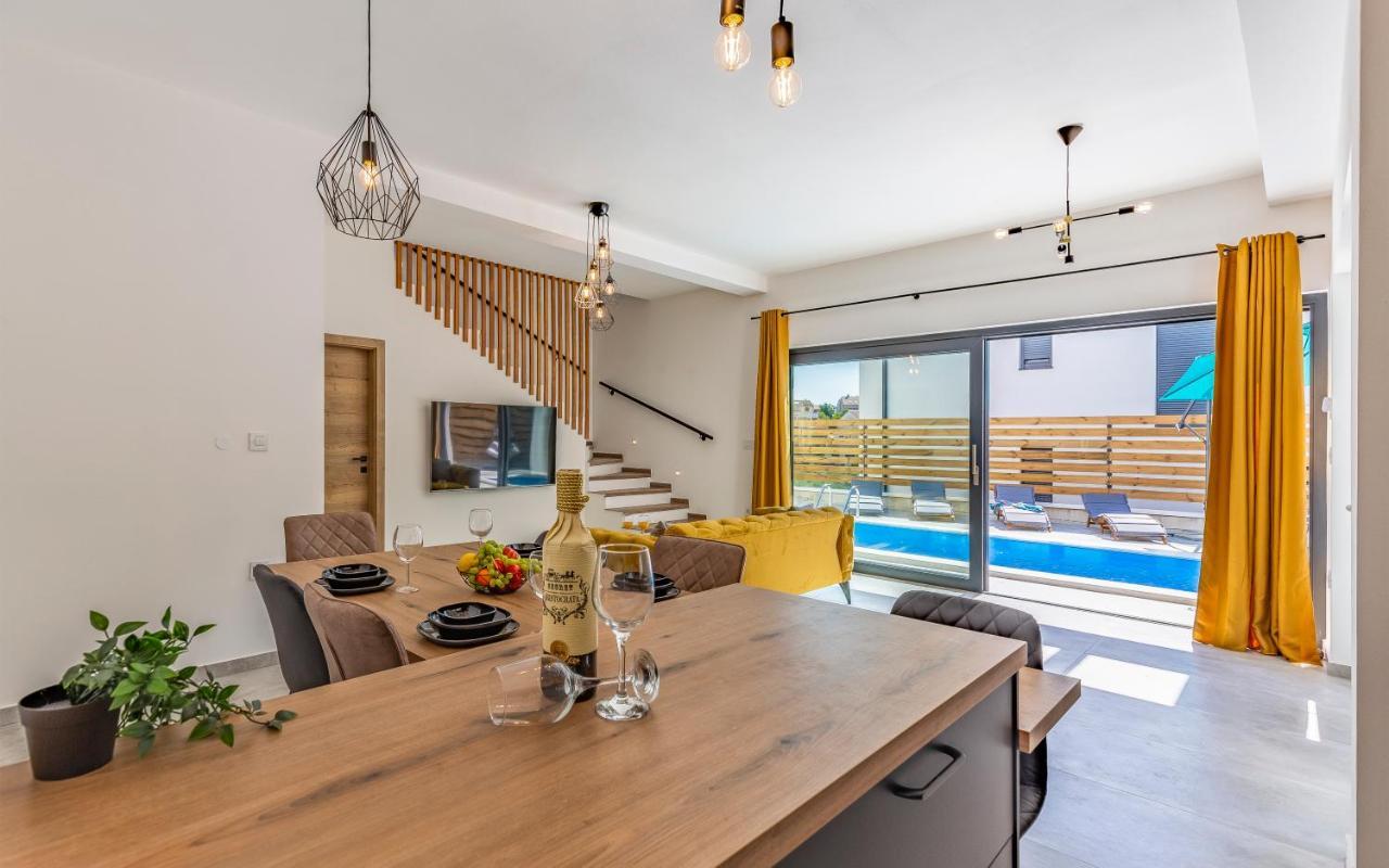 Villa Rougemarin - Marin With Private Pool Медулин Екстериор снимка