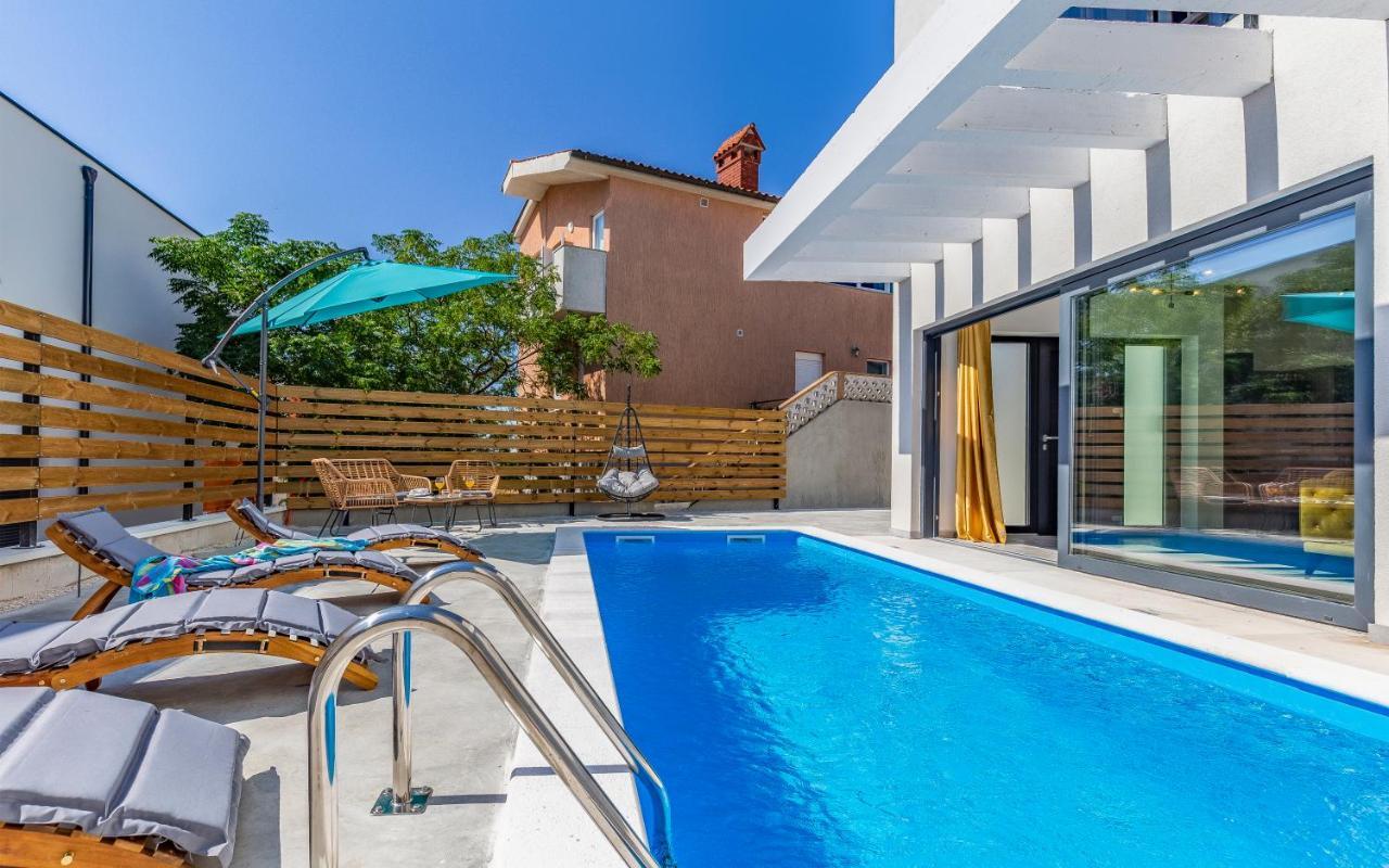 Villa Rougemarin - Marin With Private Pool Медулин Екстериор снимка